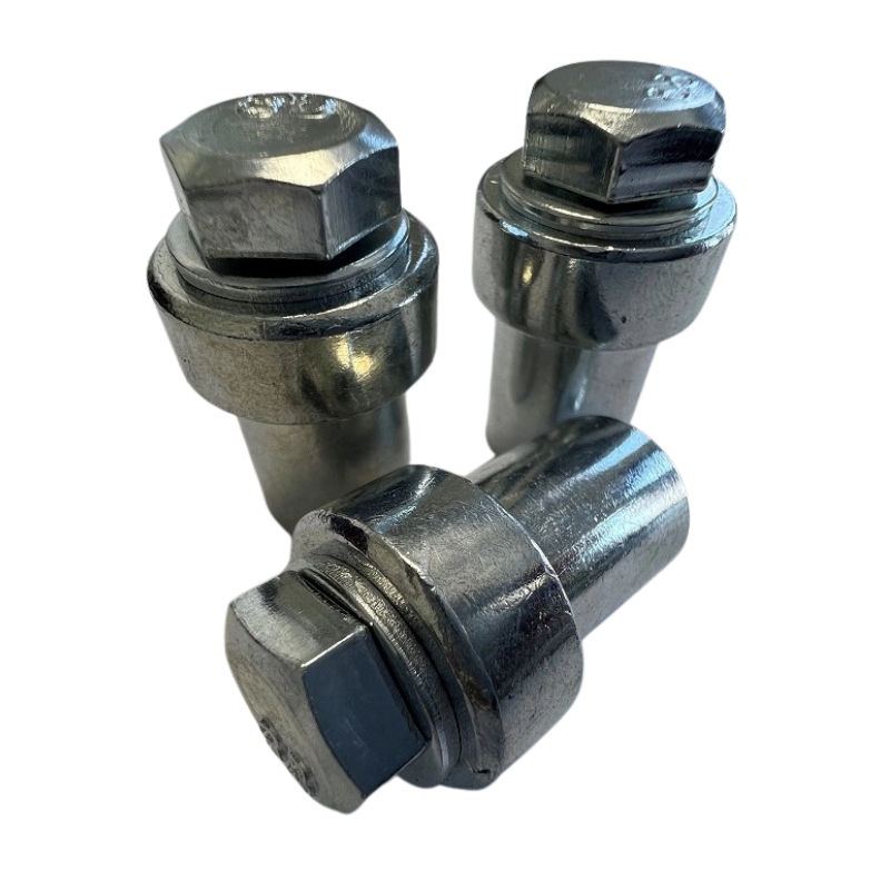 Trzy błyszczące, metalowe śruby z sześciokątnymi główkami, każda z oznaczeniem '8.8' na górze, osadzone w podkładkach oraz tulejach o cylindrycznym kształcie, o widocznych refleksach światła i drobnych zarysowaniach.