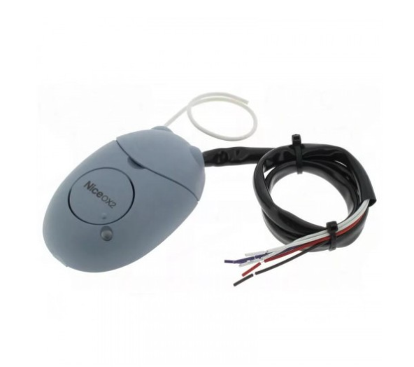Na zdjęciu znajduje się zdalny czujnik Nice OK2 do automatyki bram, owalny, szary z napisem \